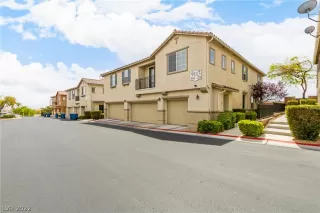 Photo #3: 2385706 Listing