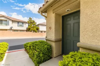 Photo #5: 2385706 Listing