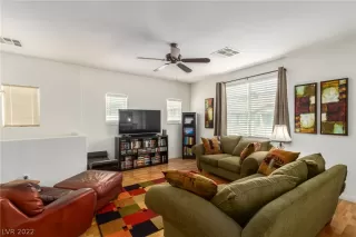 Photo #6: 2385706 Listing