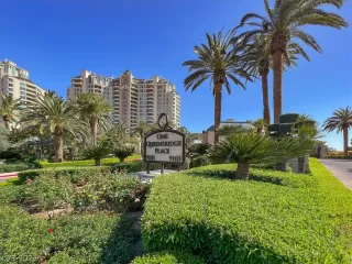 Photo #1: 2385709 Listing 