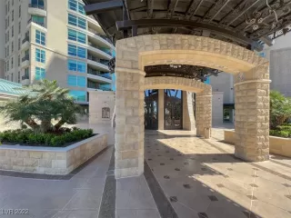 Photo #3: 2385709 Listing 