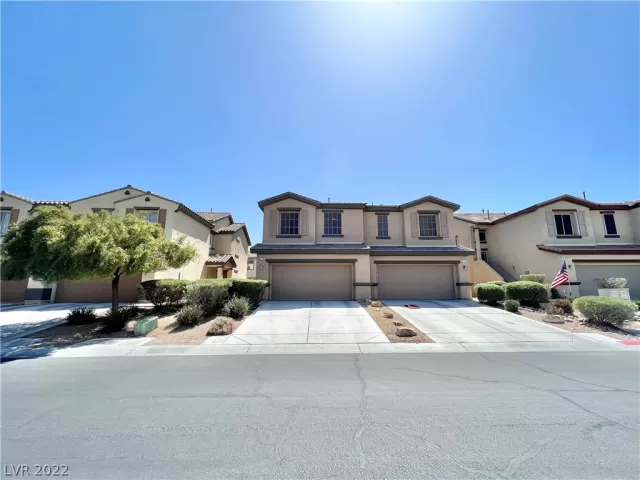 MLS: 2385738 Condo For Sale