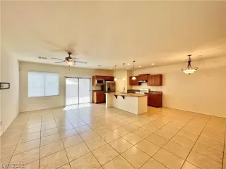 Photo #2: 2385738 Listing 