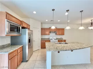 Photo #3: 2385738 Listing 