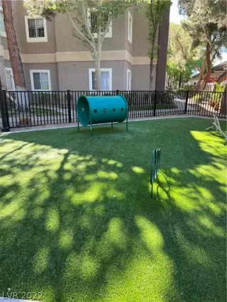 Photo #1: 2385745 Listing