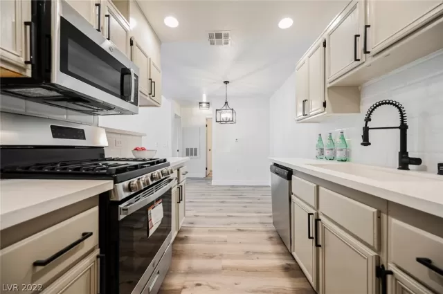 MLS: 2385746 Condo For Sale