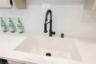 Photo #2: 2385746 Listing 