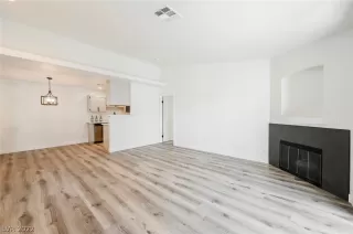 Photo #6: 2385746 Listing 