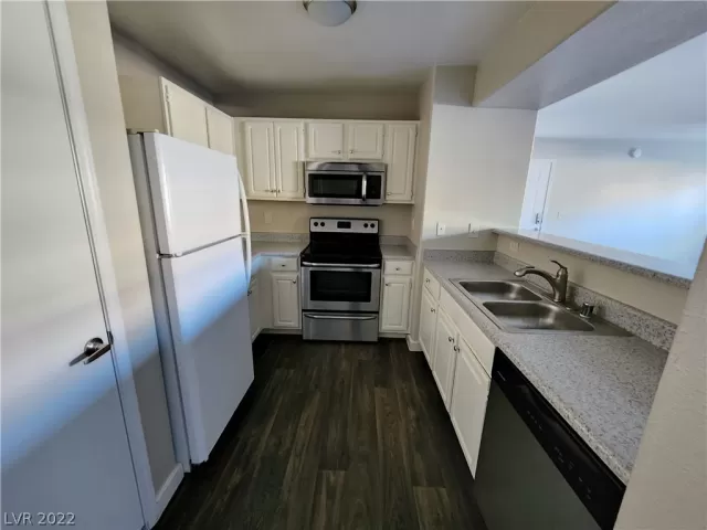 MLS: 2385751 Condo For Sale