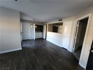 Photo #6: 2385751 Listing