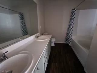 Photo #1: 2385756 Listing