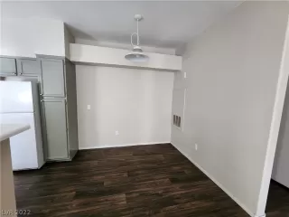 Photo #4: 2385756 Listing