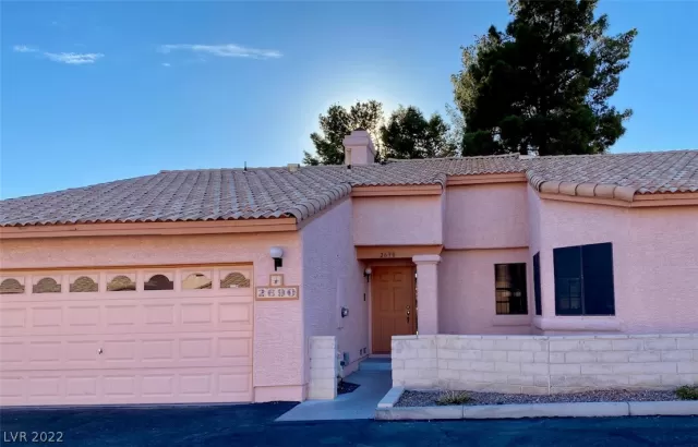 MLS: 2385790 Condo For Sale