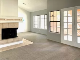 Photo #5: 2385790 Listing