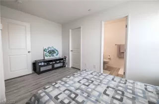 Photo #5: 2385817 Listing