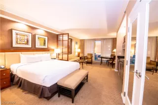 Photo #5: 2385870 Listing 