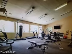 Photo #4: 2385875 Listing