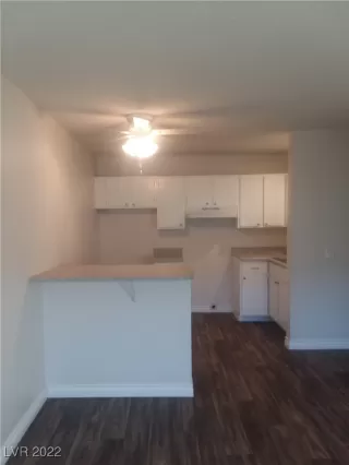 Photo #4: 2385879 Listing 