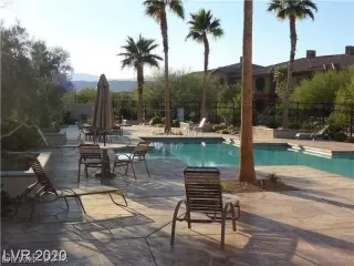 Photo #3: 2385897 Listing