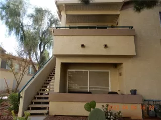 Photo #1: 2385902 Listing