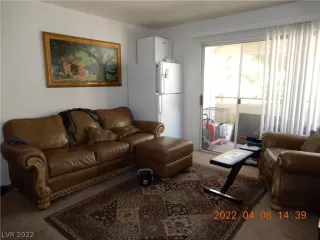 Photo #2: 2385902 Listing