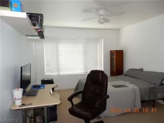 Photo #6: 2385902 Listing