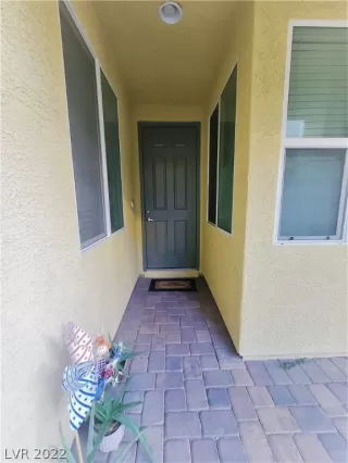 Photo #2: 2385929 Listing 