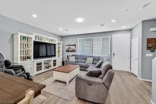 Photo #1: 2385931 Listing 