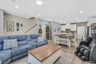 Photo #3: 2385931 Listing 