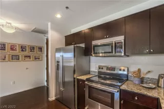 Photo #1: 2385945 Listing 