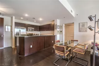 Photo #2: 2385945 Listing 