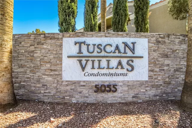 MLS: 2385946 Condo For Sale