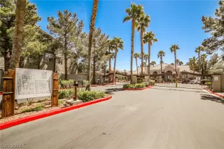 Photo #1: 2385946 Listing