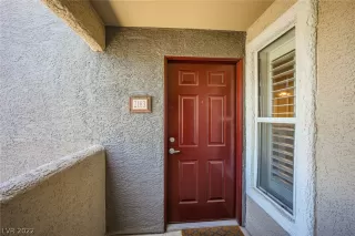 Photo #5: 2385946 Listing