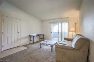 Photo #6: 2385946 Listing