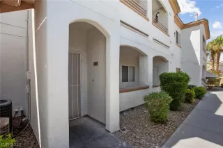 Photo #2: 2385955 Listing