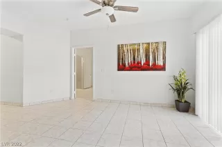 Photo #5: 2385955 Listing