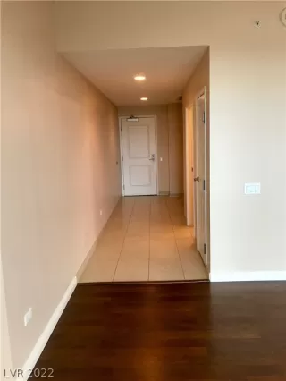 Photo #1: 2385959 Listing 