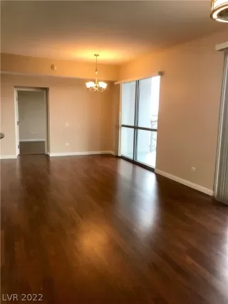 Photo #5: 2385959 Listing 