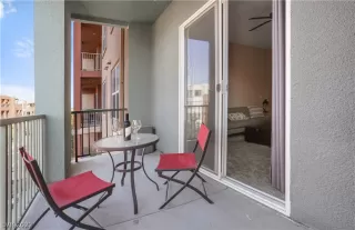 Photo #4: 2385977 Listing