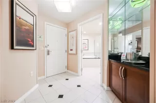 Photo #1: 2385994 Listing