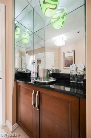 Photo #3: 2385994 Listing