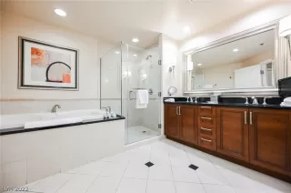 Photo #4: 2385994 Listing