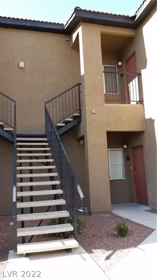 Photo #2: 2385999 Listing 