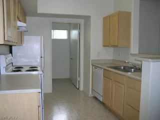 Photo #3: 2385999 Listing 