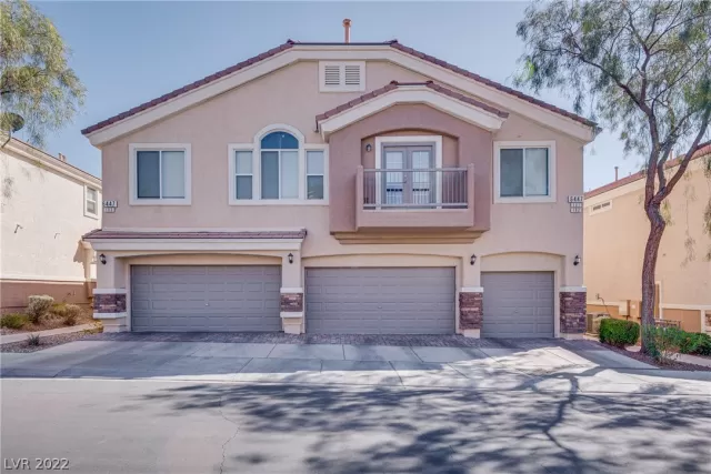 MLS: 2386002 Condo For Sale