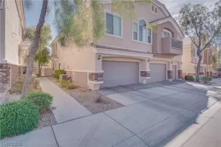 Photo #2: 2386002 Listing