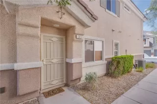 Photo #4: 2386002 Listing