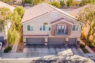 Photo #5: 2386002 Listing