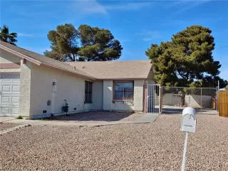 Photo #1: 2386007 Listing